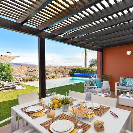 Mira Salobre Luxury Retreat In Gran Canaria Private Outdoor Heatable Pool Bbq Facilities Shaded Outdoor Dining Area Salobre Golf, Villa Las Palmas de Gran Canaria
